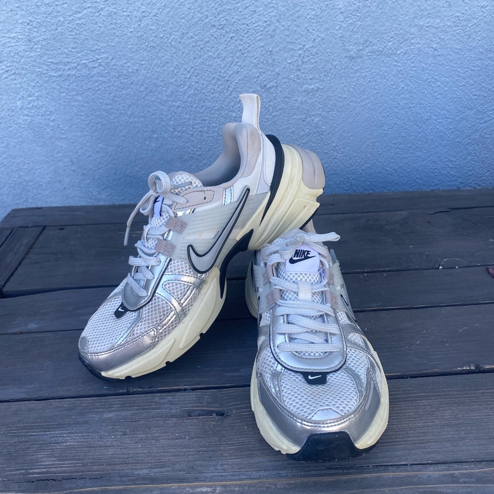 Nike V2K Run Sneaker (Women)